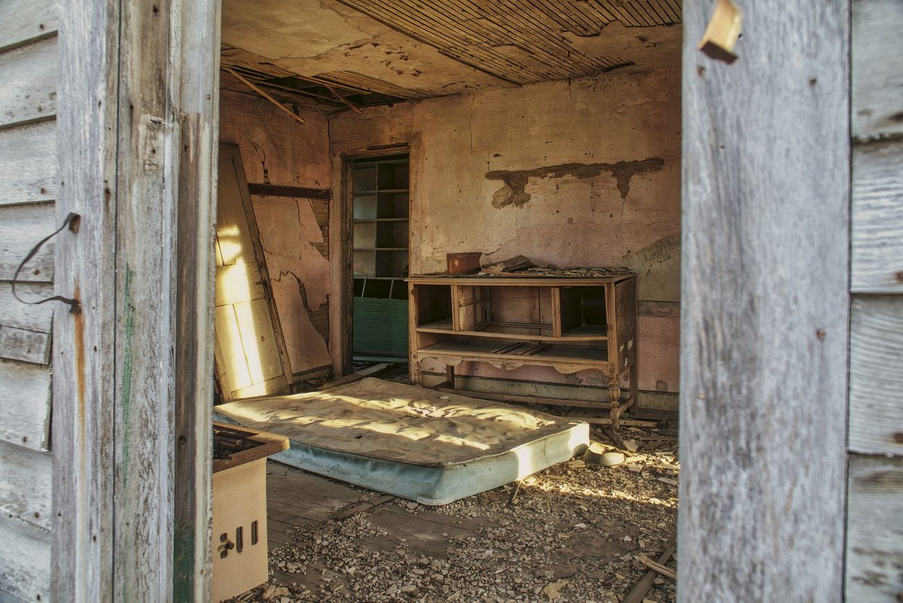 Selling the kids' old furniture on Marketplace