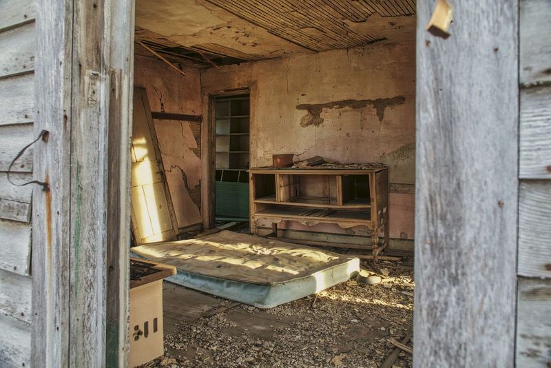 Selling the kids' old furniture on Marketplace